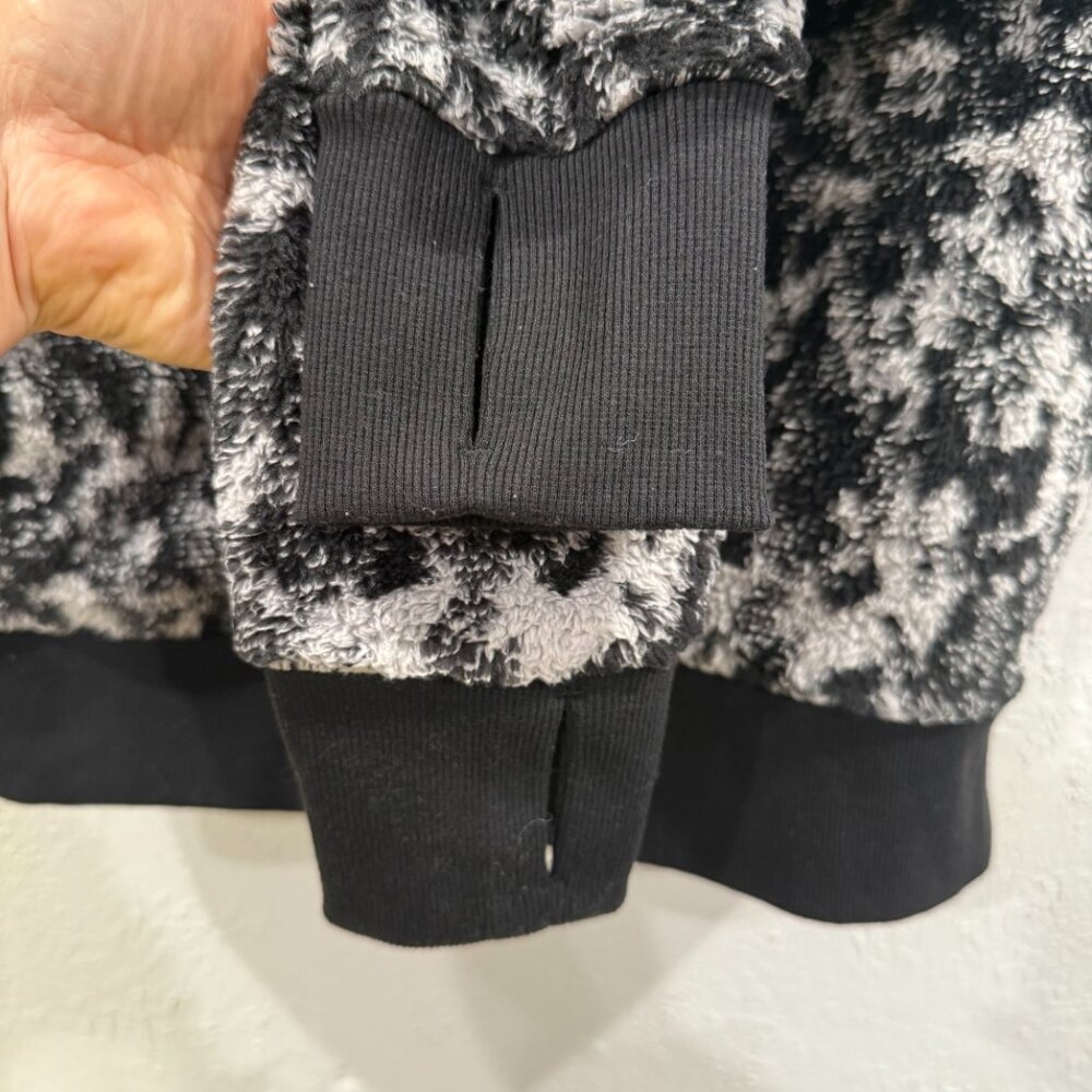 Athleta Tugga Sherpa Jacquard Pullover Hoodie Black and White Size Small - Picture 11 of 17